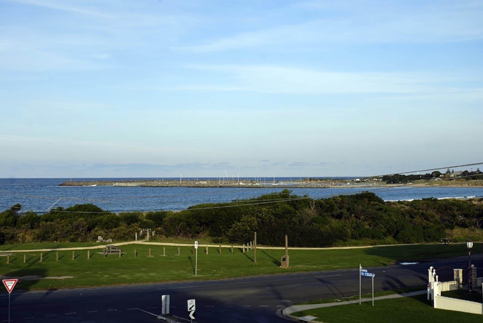 The Dolphin Apartments Apollo Bay Exterior photo